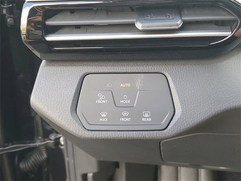 New 2025 Volkswagen ID.4 Pro S image 30