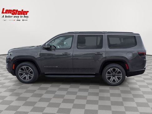 Used 2024 Jeep Wagoneer Series II AWD/4WD image 2