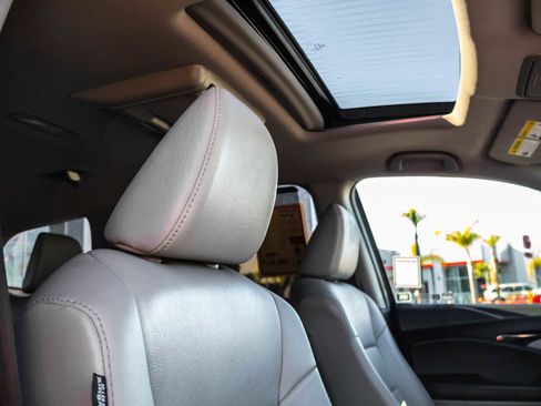 Used 2017 Honda Pilot Touring image 21