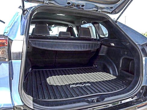 Used 2024 Toyota RAV4 SE AWD/4WD image 31