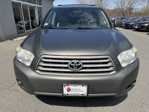 Used 2010 Toyota Highlander SE image 2