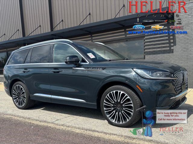 Used 2025 Lincoln Aviator Black Label AWD/4WD image 1