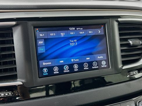 Used 2018 Chrysler Pacifica LX FWD image 15