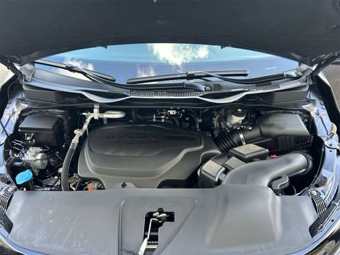 Used 2025 Honda Odyssey Touring image 4