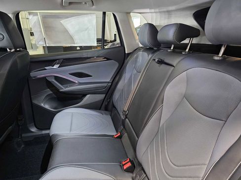 New 2025 Volkswagen Tiguan SE image 20