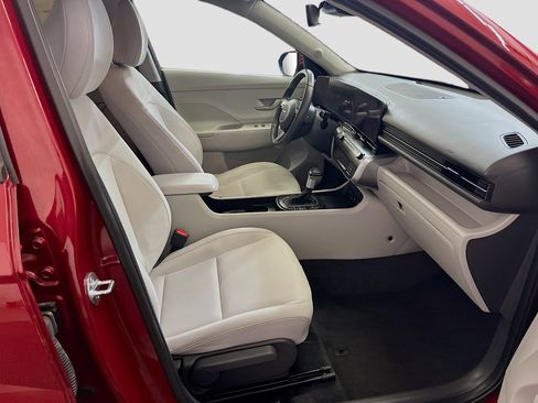 Used 2025 Hyundai Kona SEL image 31