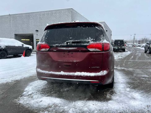 Used 2019 Chrysler Pacifica Limited w/ Tire & Wheel Group image 20