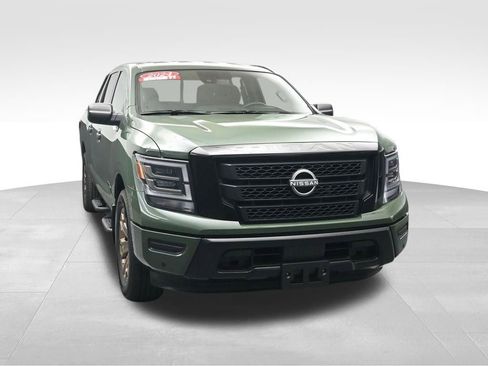 Used 2024 Nissan Titan SV w/ SV Bronze Edition Package RWD image 8