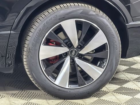 New 2025 Audi SQ6 e-tron Premium Plus AWD/4WD image 24