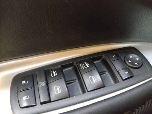 Used 2017 Dodge Journey SE w/ Flexible Seating Group image 27