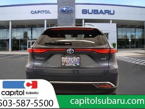 Used 2024 Toyota Venza XLE image 4