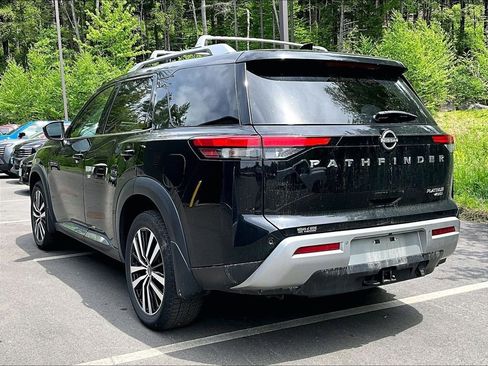 Used 2023 Nissan Pathfinder Platinum w/ Cargo Package AWD/4WD image 6