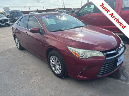 Used 2016 Toyota Camry LE FWD image 7