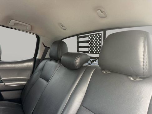 Used 2020 Toyota Tacoma SR5 image 18