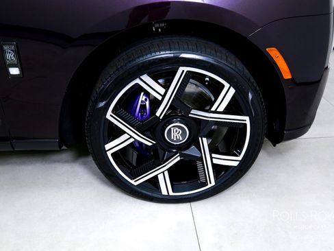 Certified 2025 Rolls-Royce Cullinan Black Badge image 32