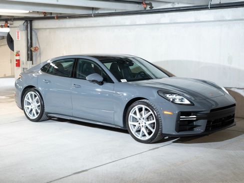 Certified 2025 Porsche Panamera image 7