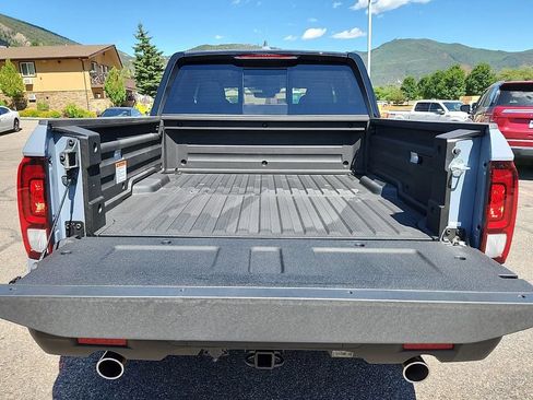 New 2026 Honda Ridgeline Black Edition image 7