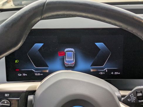 Used 2022 BMW iX xDrive50 w/ Premium Package image 15