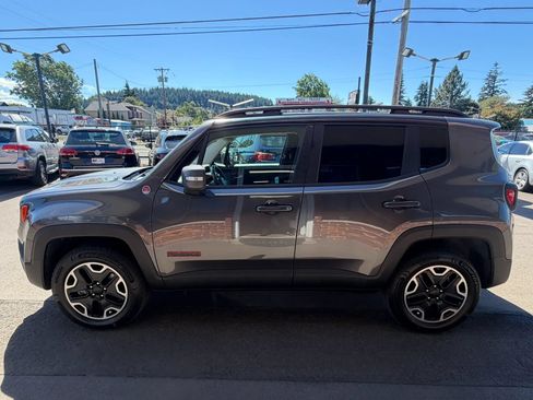 Used 2016 Jeep Renegade Trailhawk AWD/4WD image 9