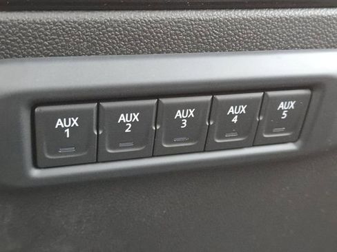 New 2026 GMC Sierra 3500 SLE w/ SLE Value Package image 9