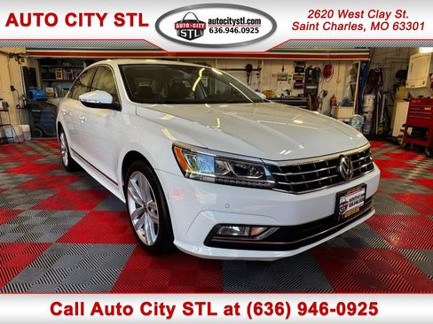 Used 2018 Volkswagen Passat 2.0T SEL Premium FWD image 1