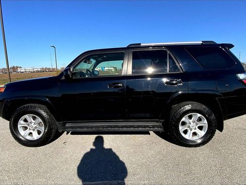 Used 2020 Toyota 4Runner SR5 image 8