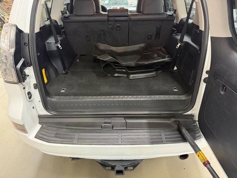 Used 2016 Lexus GX 460 w/ Comfort Package AWD/4WD image 8