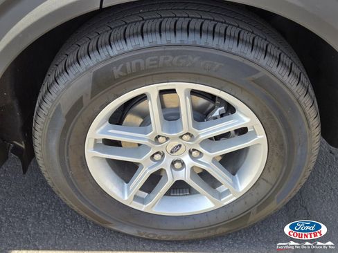 New 2026 Ford Explorer Active w/ Active Comfort Package image 5