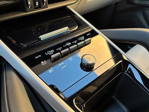 Certified 2026 Porsche Cayenne Coupe AWD/4WD image 22