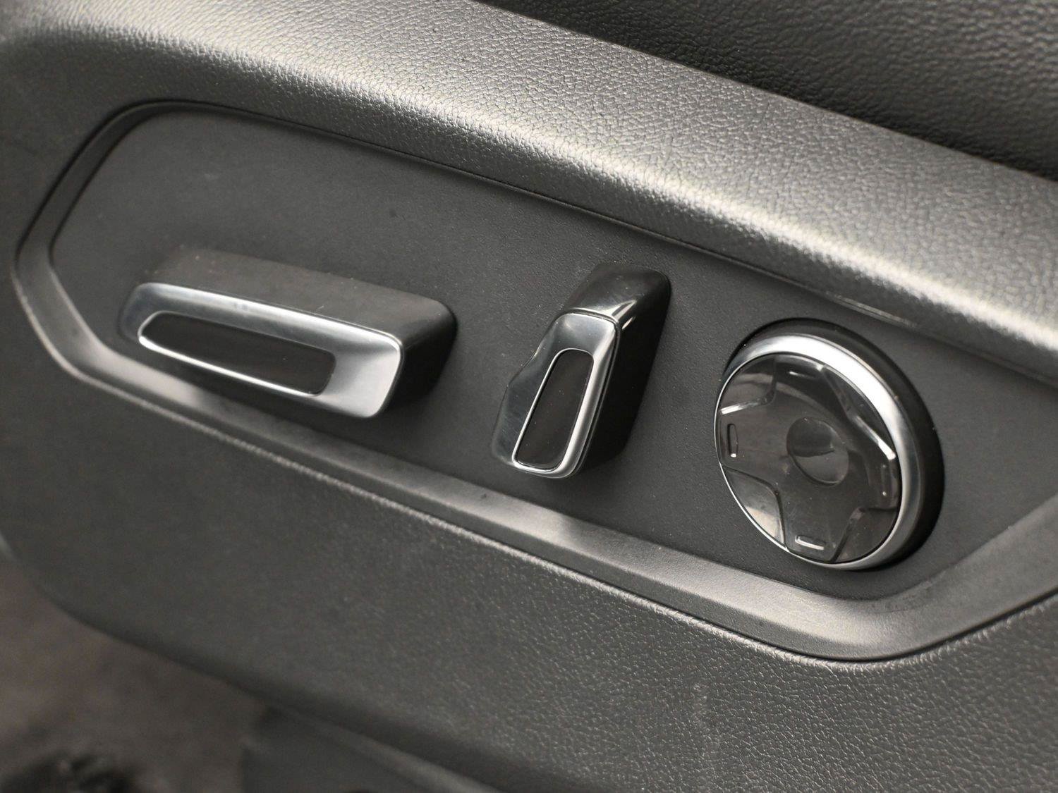 Certified 2025 Acura MDX SH-AWD image 11