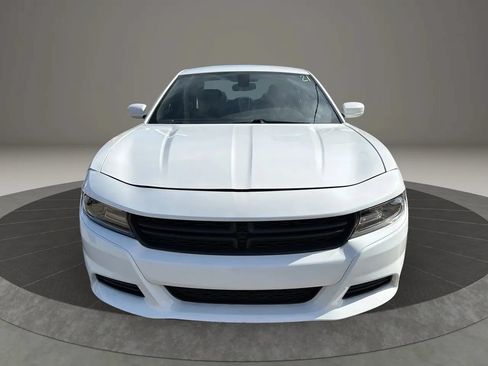 Used 2022 Dodge Charger SXT RWD image 2