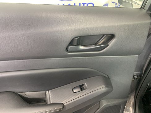 Used 2025 Nissan Altima 2.5 SV FWD image 29