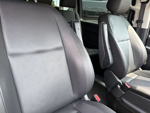 Used 2023 Mercedes-Benz Metris Passenger image 29