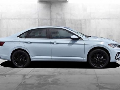 New 2026 Volkswagen Jetta SE FWD image 5