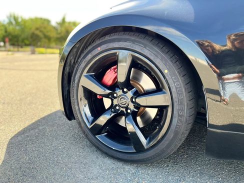 Used 2005 Nissan 350Z 35th Anniversary Edition w/ (N93) Cargo Convenience Pkg RWD image 21