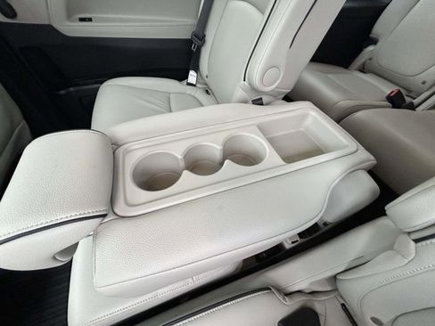 Used 2025 Honda Odyssey Touring image 17