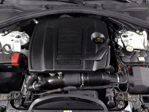 Used 2020 Jaguar F-PACE Premium image 65