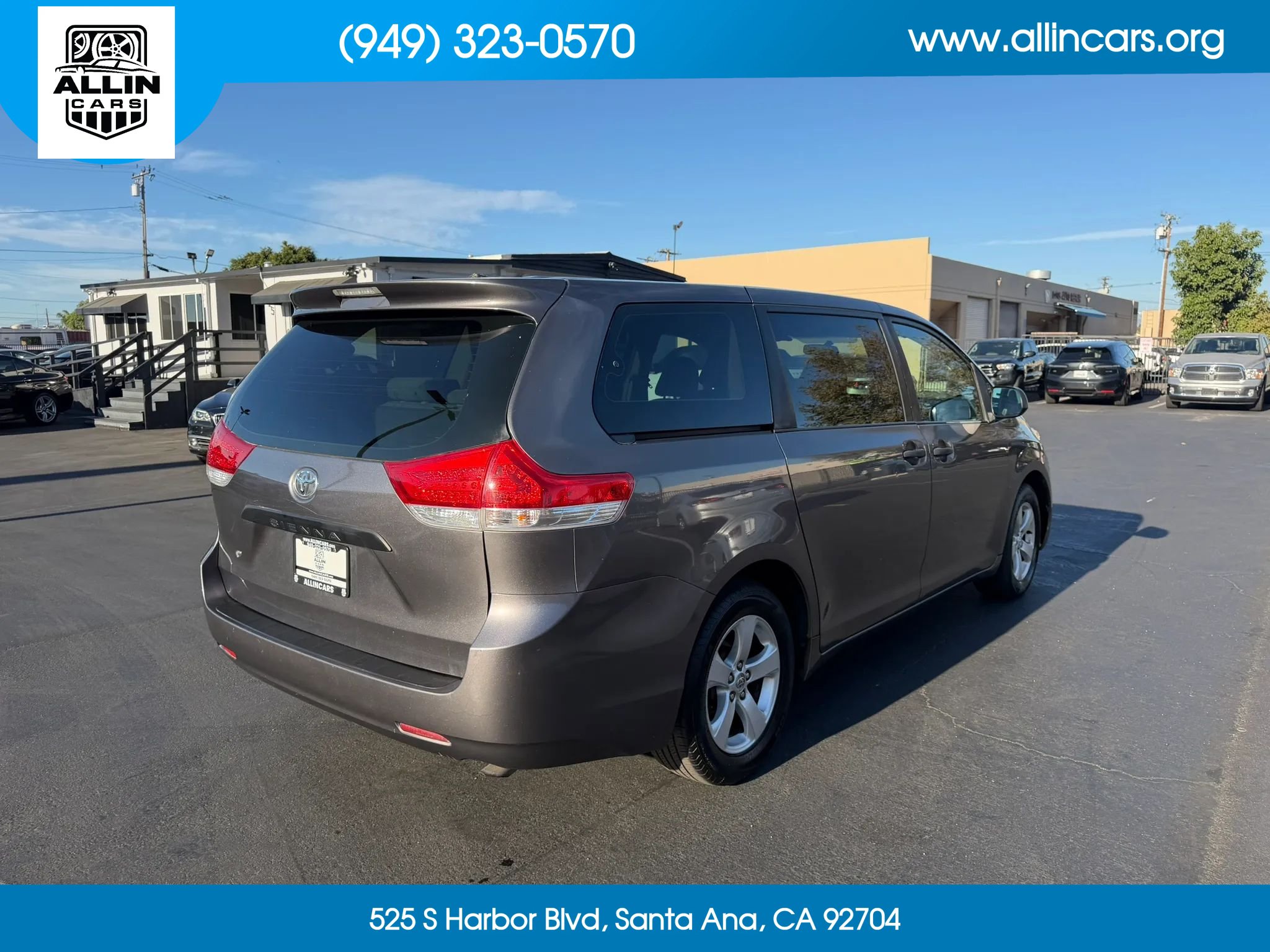 Used 2012 Toyota Sienna w/ Towing Pkg FWD image 4