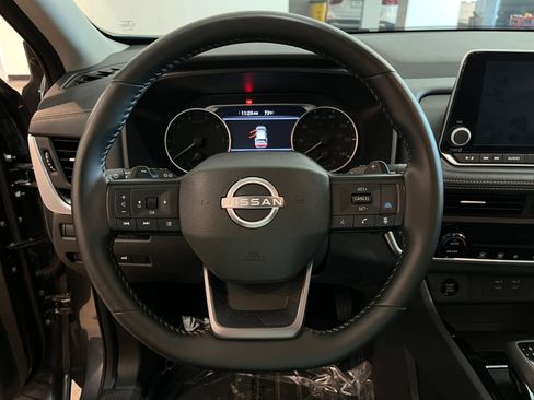 Used 2025 Nissan Rogue SV FWD image 29