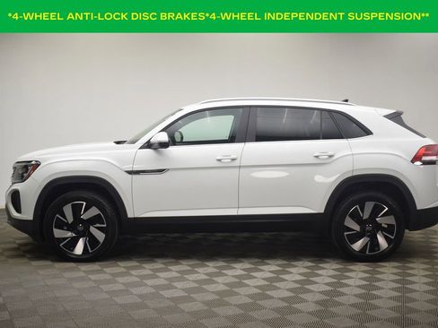 Used 2024 Volkswagen Atlas Cross Sport SE FWD image 11