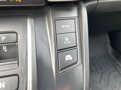 Used 2022 Honda CR-V Touring image 28