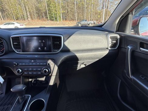 Used 2020 Kia Sportage LX image 17