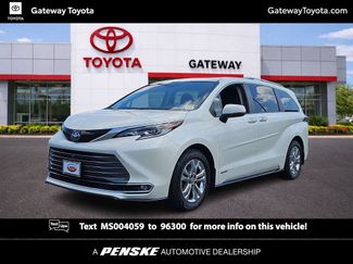 Used 2021 Toyota Sienna Platinum AWD/4WD video 1