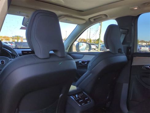 New 2026 Volvo XC90 B6 Plus w/ Protection Package Premier image 16