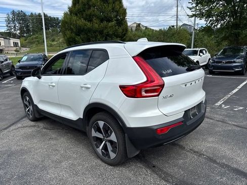 Used 2024 Volvo XC40 B5 Core AWD/4WD image 3