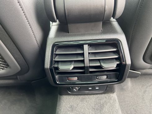 New 2025 Audi Q3 2.0T Premium image 17