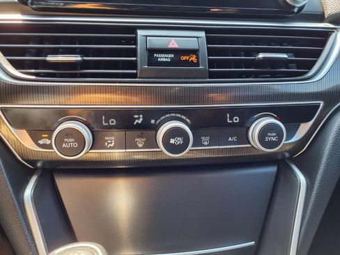 Used 2018 Honda Accord Sport image 12
