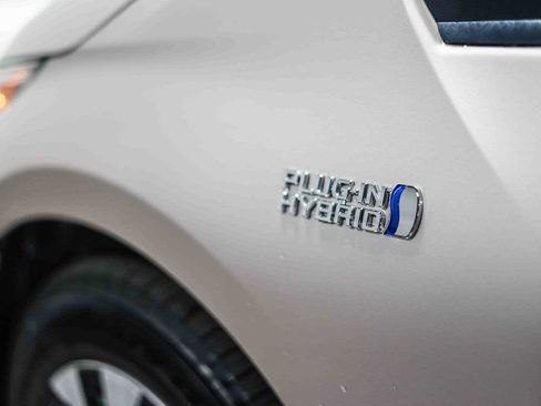 Used 2022 Toyota Prius Prime LE image 13