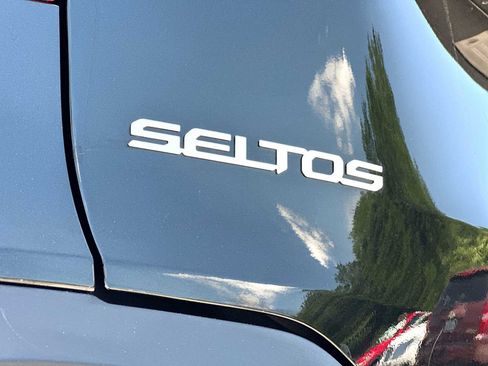 Used 2024 Kia Seltos EX FWD image 15