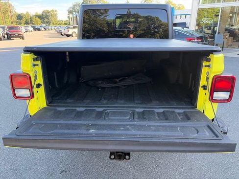 Used 2023 Jeep Gladiator Sport AWD/4WD image 10